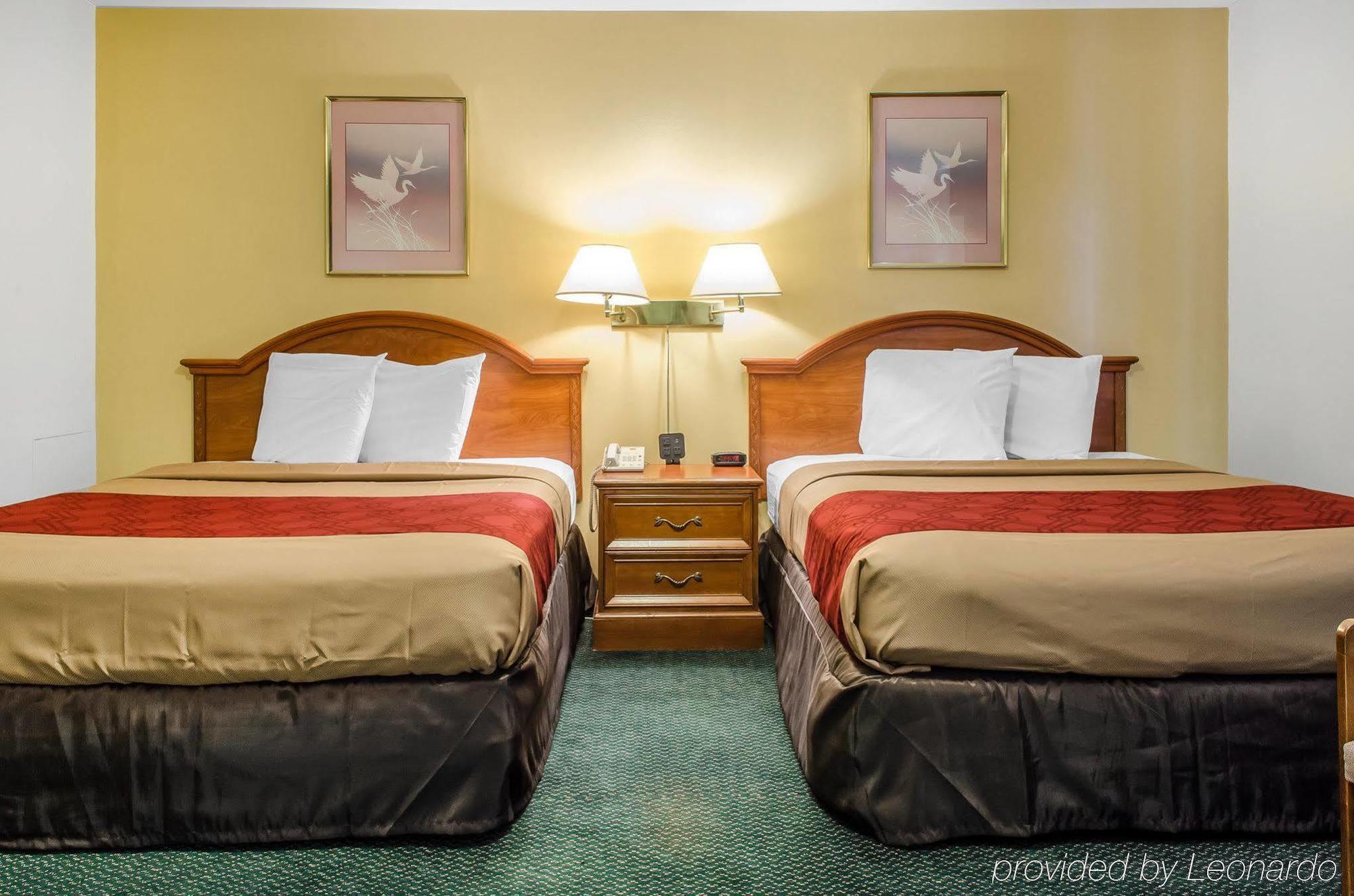 Econo Lodge Inn & Suites Denver Esterno foto