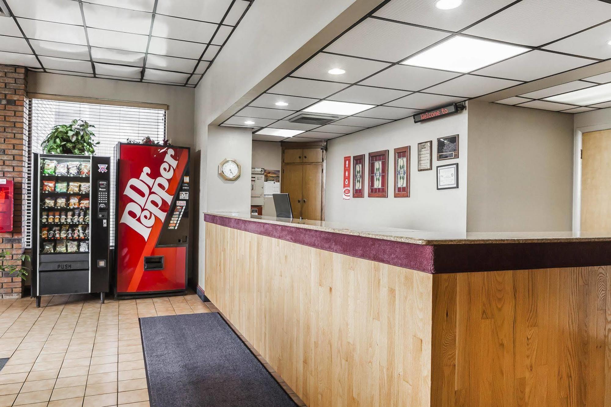 Econo Lodge Inn & Suites Denver Esterno foto