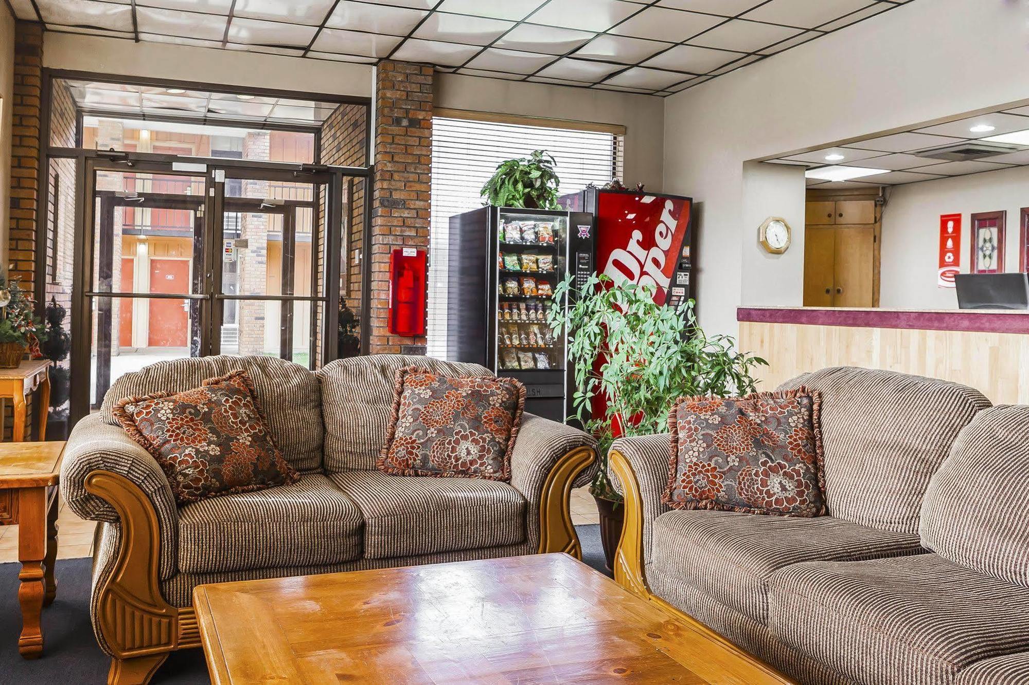 Econo Lodge Inn & Suites Denver Esterno foto