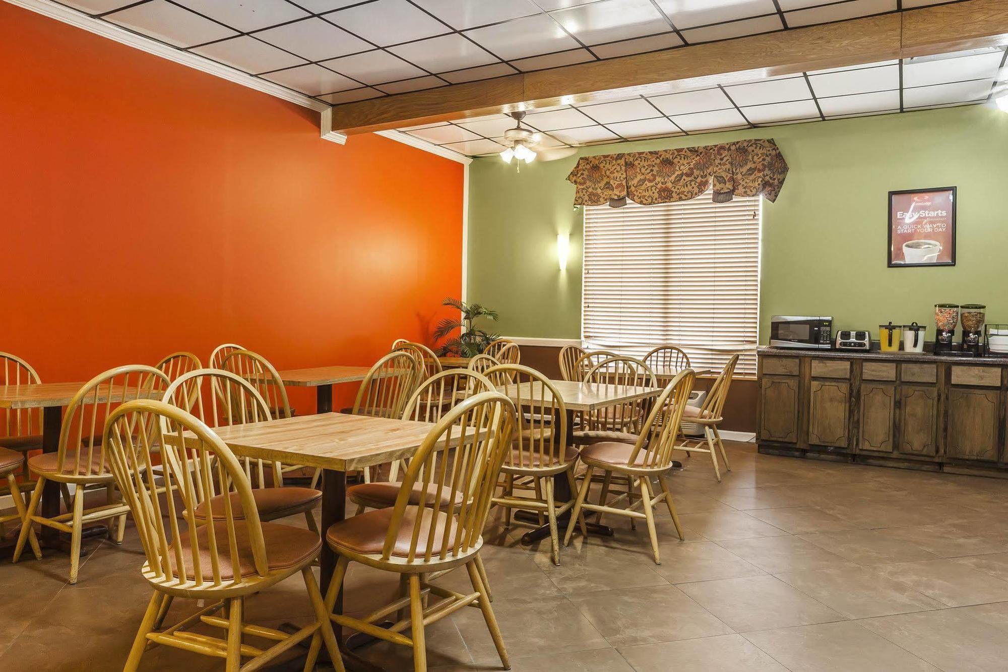 Econo Lodge Inn & Suites Denver Esterno foto