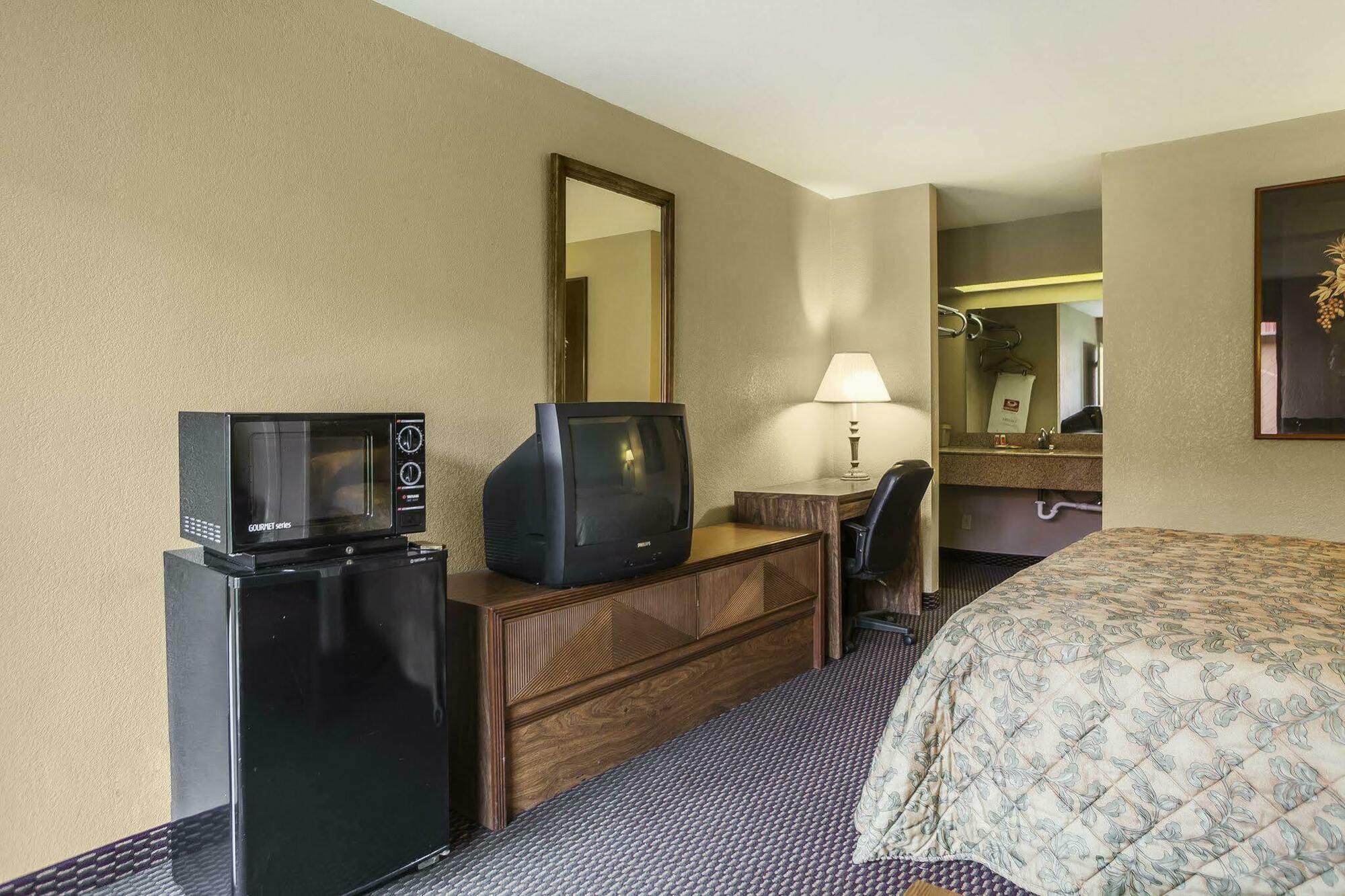 Econo Lodge Inn & Suites Denver Esterno foto