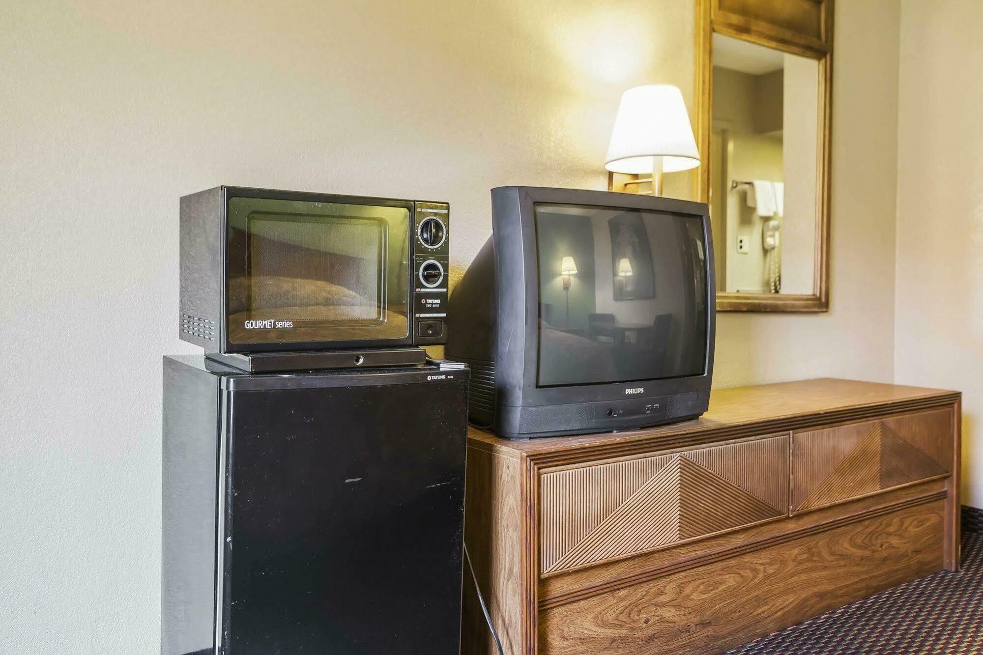 Econo Lodge Inn & Suites Denver Esterno foto