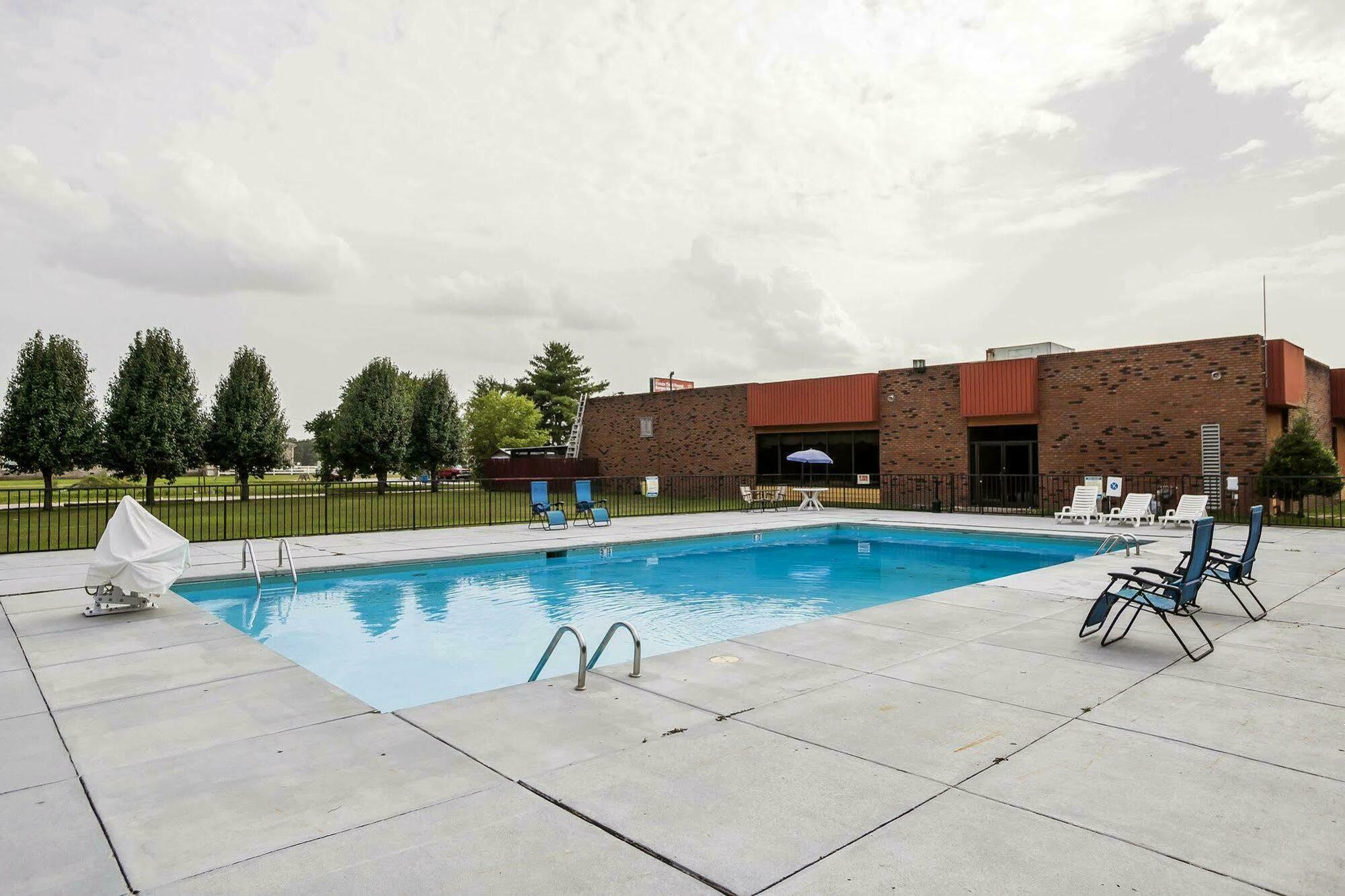 Econo Lodge Inn & Suites Denver Esterno foto